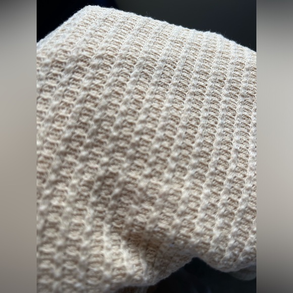 Yellow long sleeve, thin material (S) - Picture 3 of 3